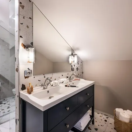 Apartment Residences Alticimes *